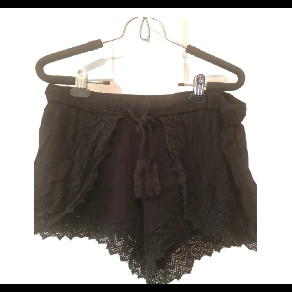 Size Med. American Rag Women's Crochet Shorts